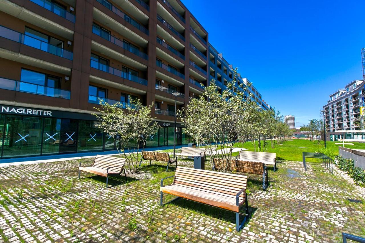 Luxury, Bright Studio With Parking And Balcony In Bratislava Center Exteriör bild