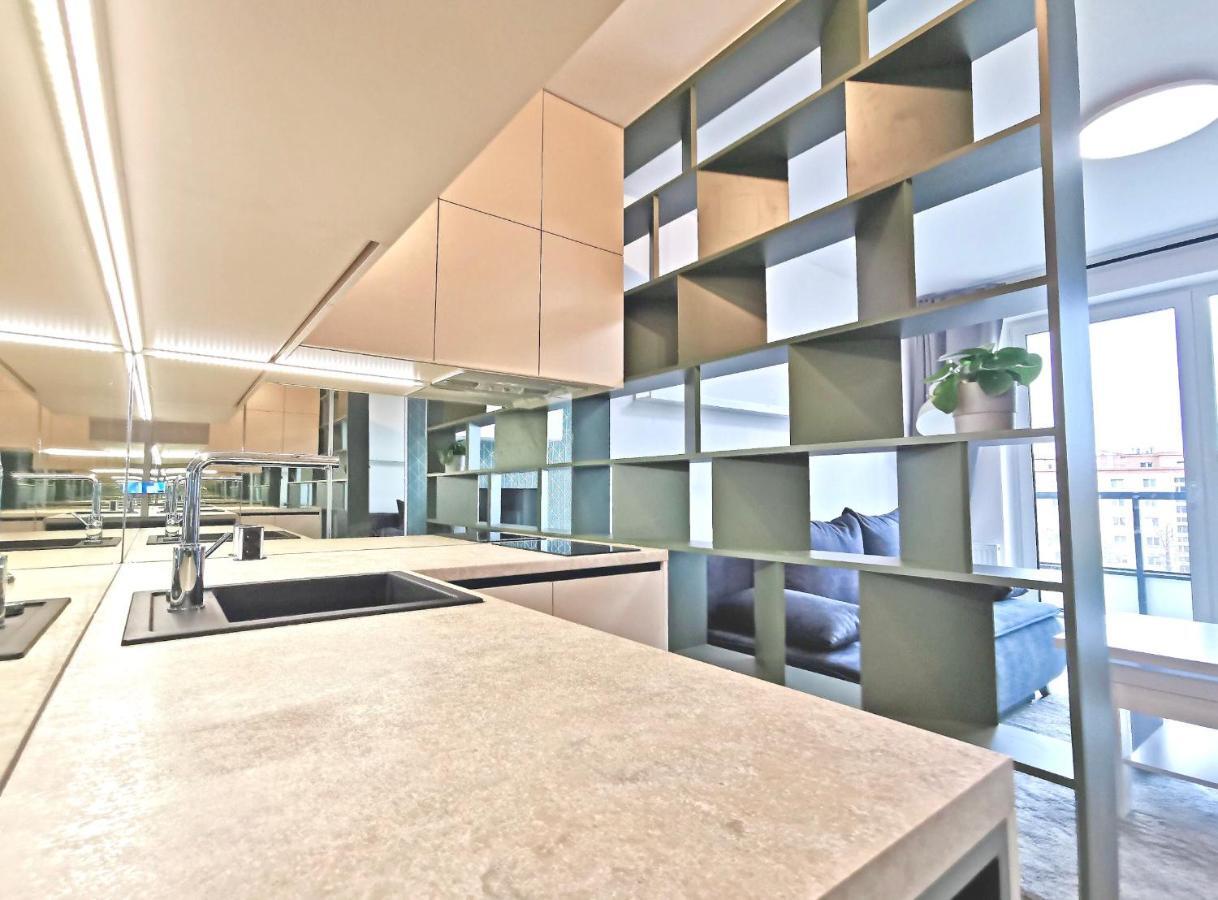Luxury, Bright Studio With Parking And Balcony In Bratislava Center Exteriör bild